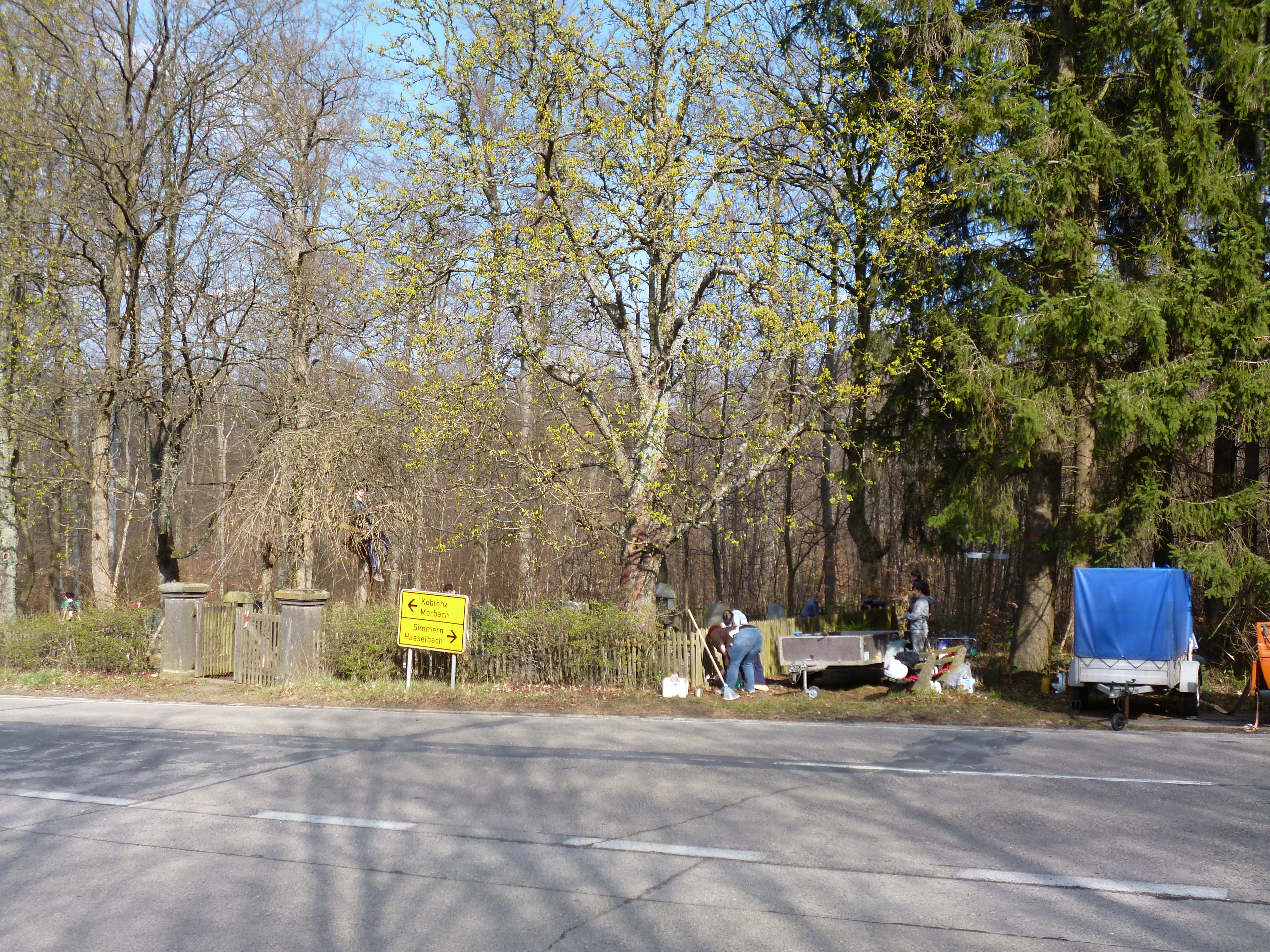 Jüdische Friedhofspflege - ein Firmgruppenprojekt aus Kastellaun