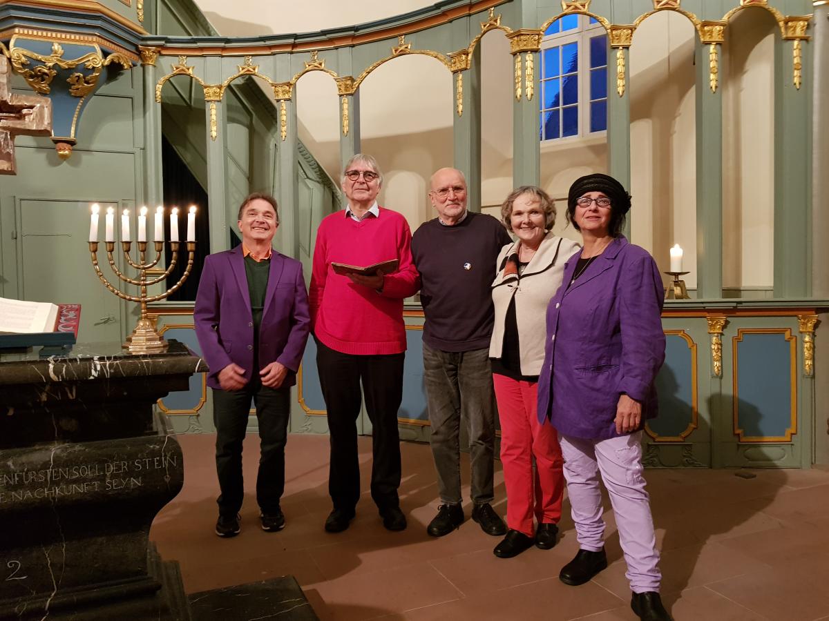 Die Akteurinnen und Akteure des Abends (von links): Peter Przystaniak, Christof Pies, Heiner Schneider, Leona Riemann und Irith Gabriely.