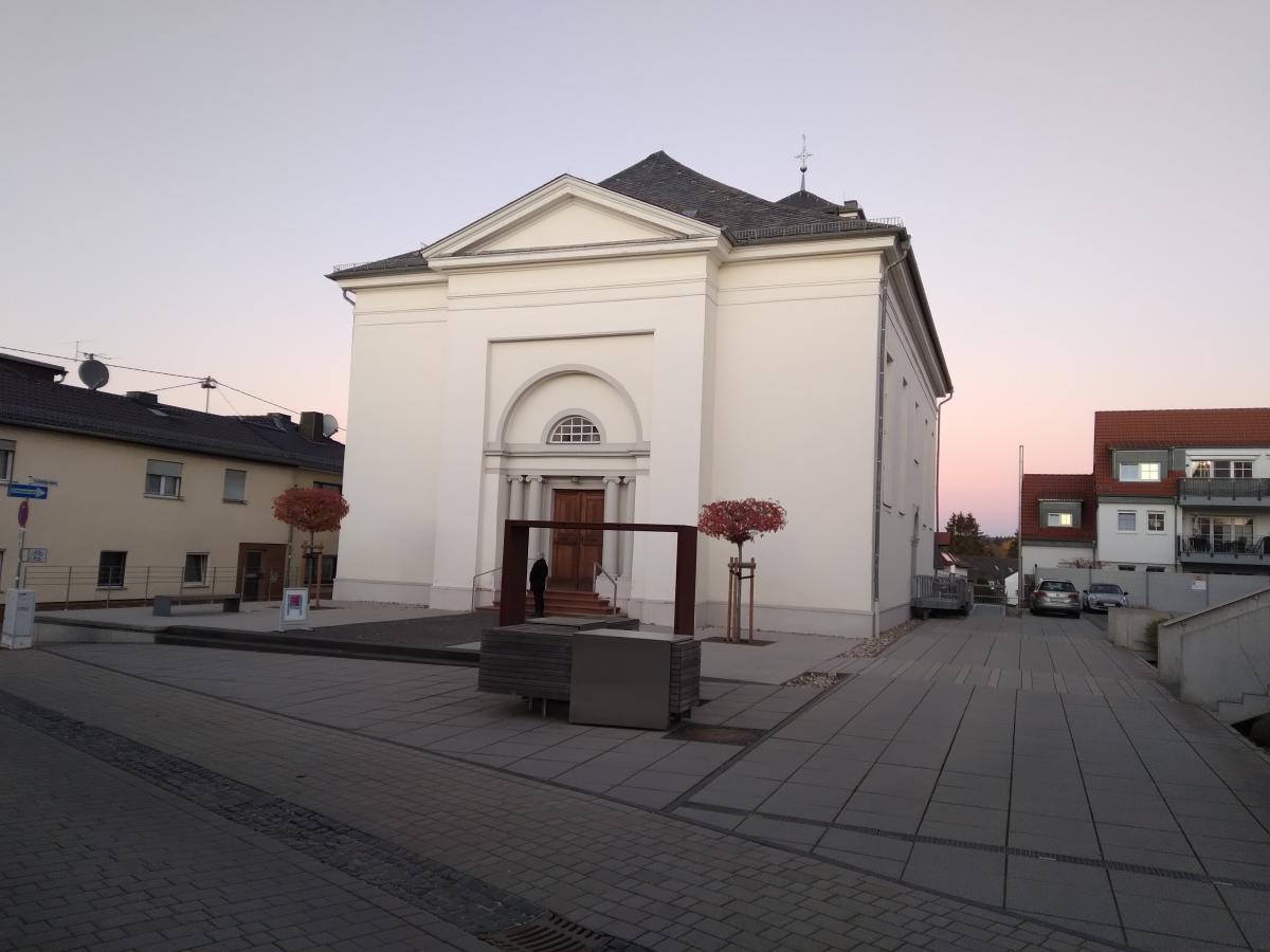 Der Veranstaltungsort: Die evangelische Kirche in Taunusstein-Wehen.