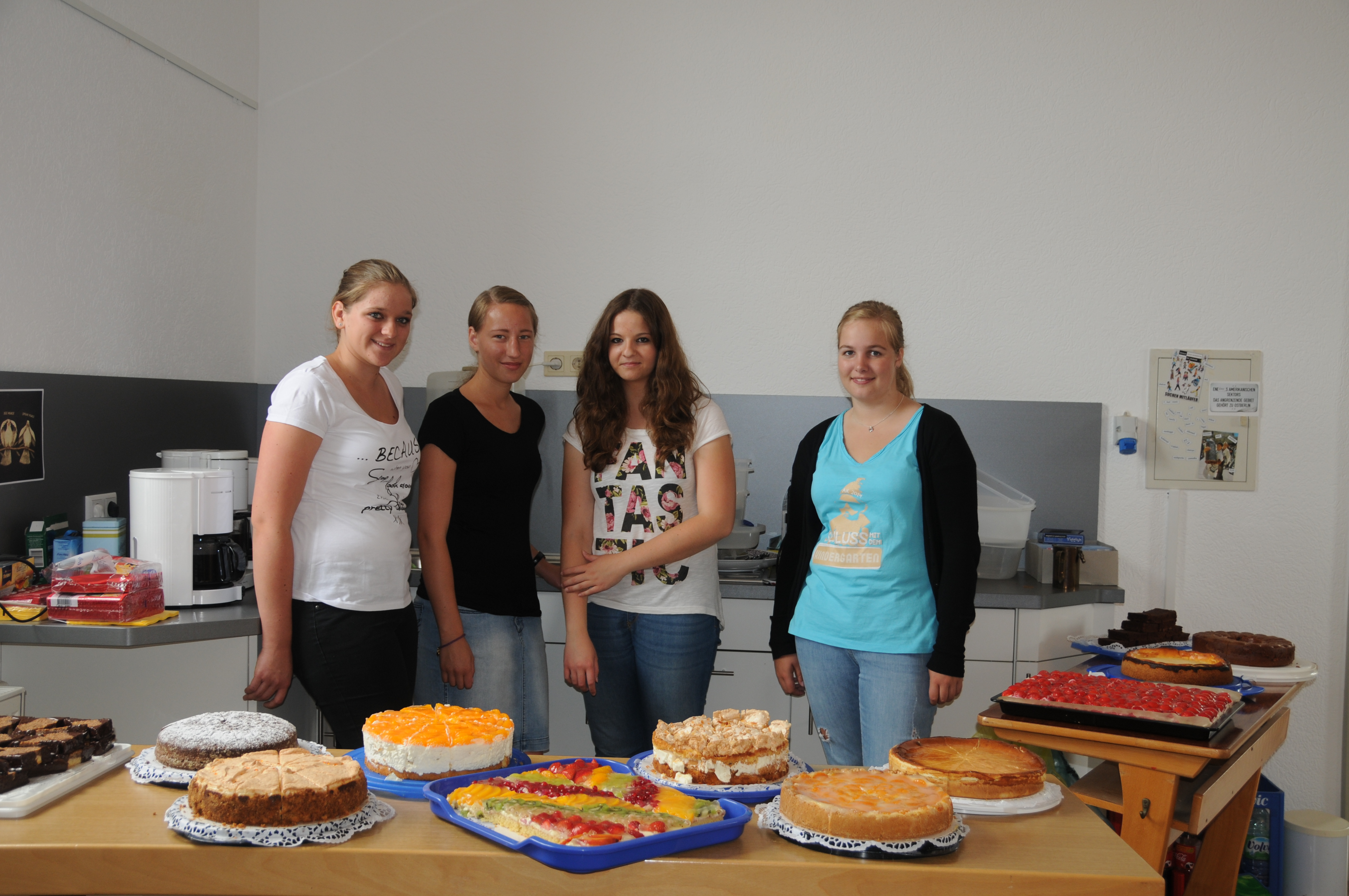 Kuchen: Schülerinnen der KGS Kirchberg