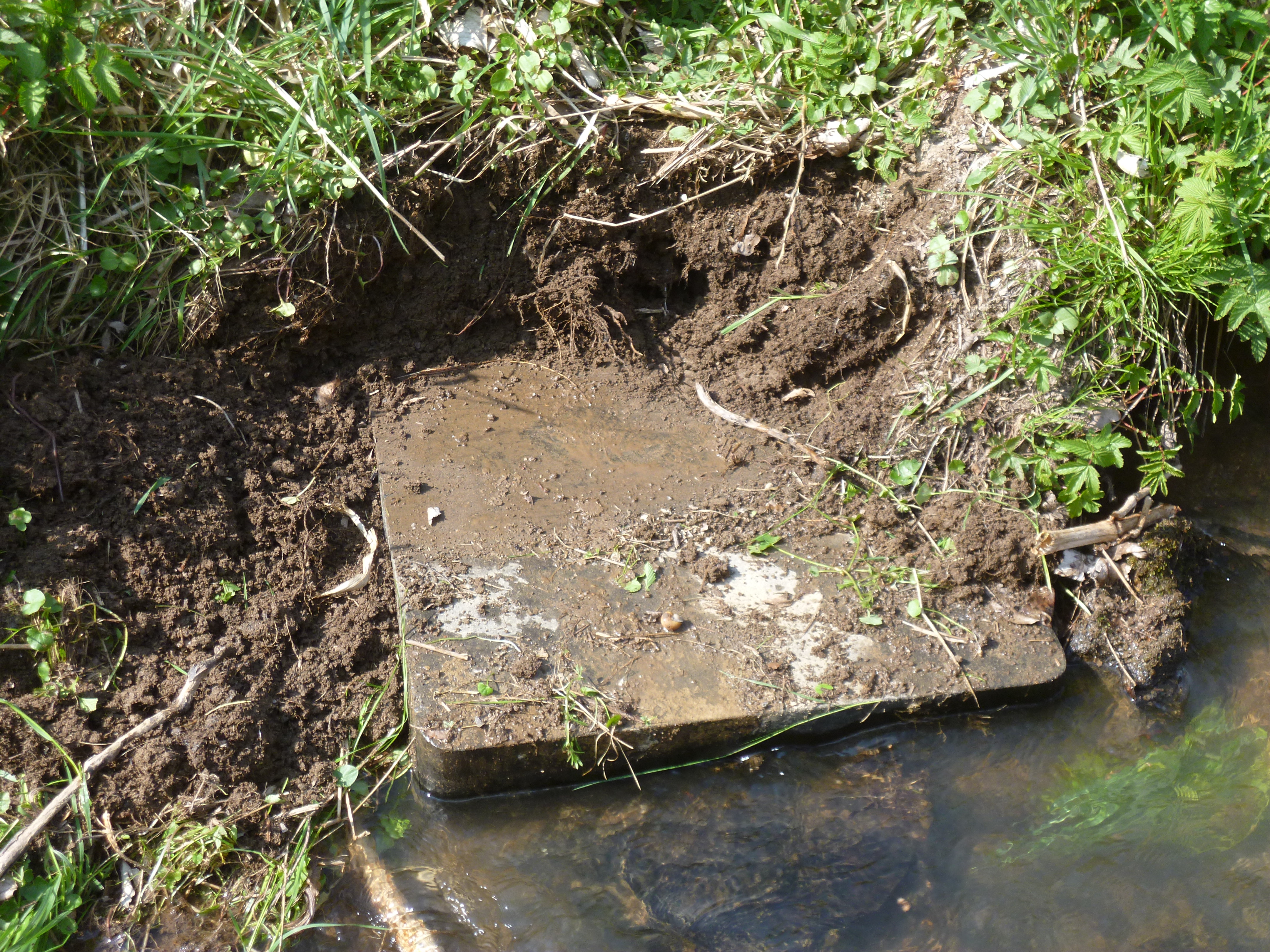 Jüdische Grabsteine im Idarbach?
