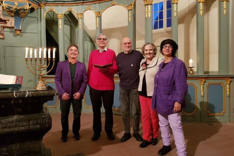 Die Akteurinnen und Akteure des Abends (von links): Peter Przystaniak, Christof Pies, Heiner Schneider, Leona Riemann und Irith Gabriely.
