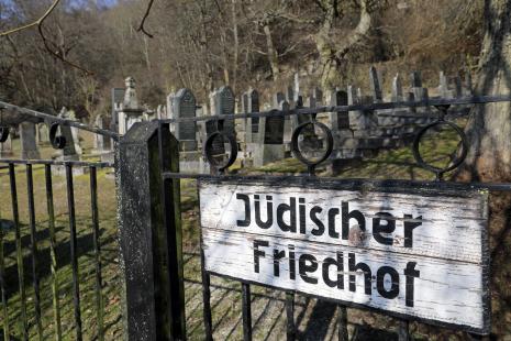 Eingang des neuen jüdischen Friedhofs in Gemünden