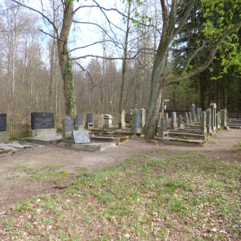 Jüdische Friedhofspflege - ein Firmgruppenprojekt aus Kastellaun