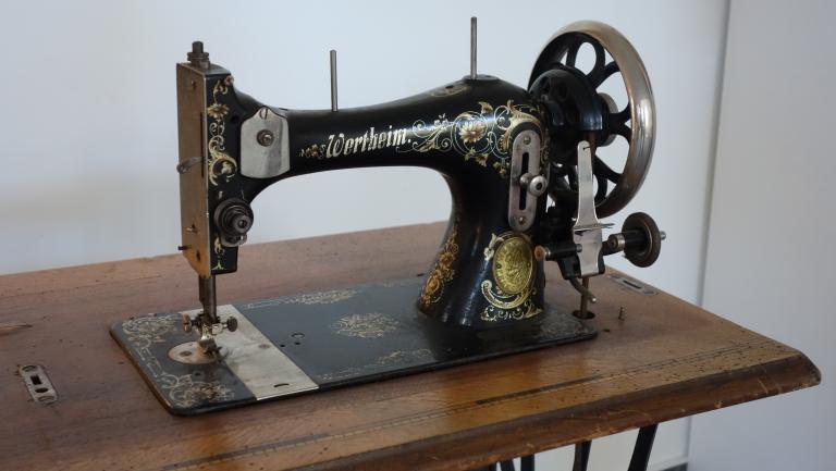 Naehmaschine